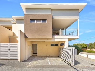 9/10 Montrose Way, Nollamara WA 6061
