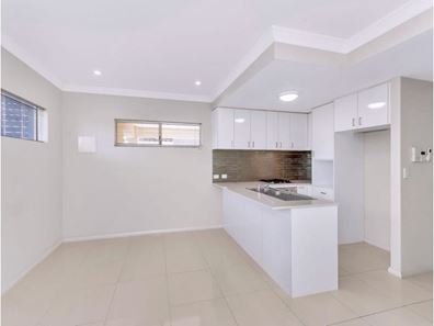 9/10 Montrose Way, Nollamara WA 6061
