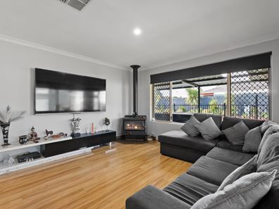 1 Rothesay Court, Cooloongup WA 6168