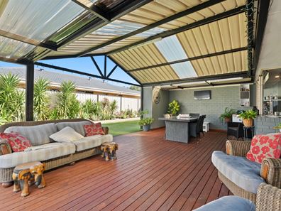 1 Rothesay Court, Cooloongup WA 6168