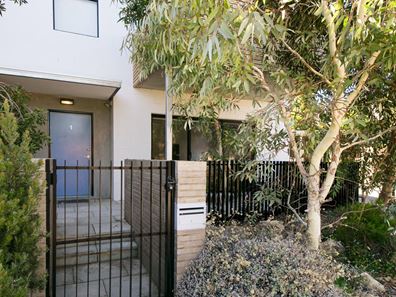 1/15 Cummins Street, Willagee WA 6156