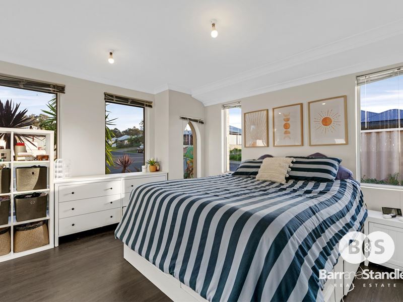 16 Meredith Way, Usher