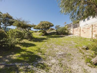 4 Theydon Grove, Two Rocks WA 6037