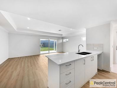 30 Orchardleigh Boulevard, Lakelands WA 6180