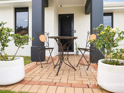 28 Possum Way, College Grove WA 6230