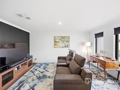 28 Possum Way, College Grove WA 6230