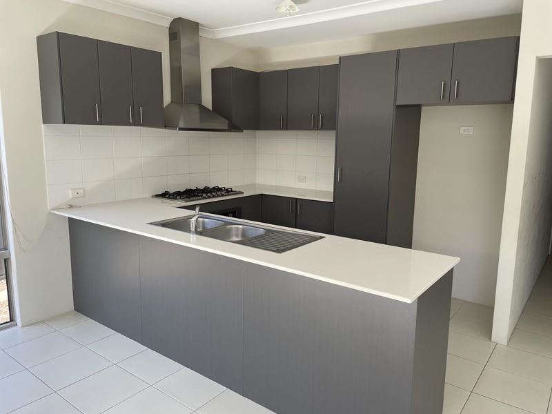 21 Tratman Road, Caversham WA 6055