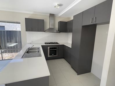 21 Tratman Road, Caversham WA 6055