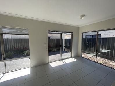 21 Tratman Road, Caversham WA 6055