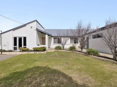 44 Sillmon Way, Duncraig WA 6023