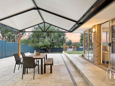 10 Cumberland Way, Beldon WA 6027
