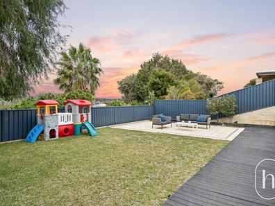 10 Cumberland Way, Beldon WA 6027