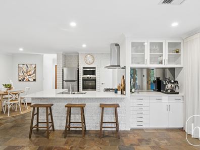 10 Cumberland Way, Beldon WA 6027