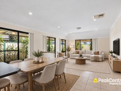 6 Sherbourne  Corner, Success WA 6164