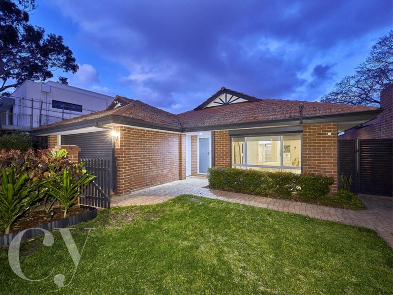 7 Redcourt Road, Attadale WA 6156