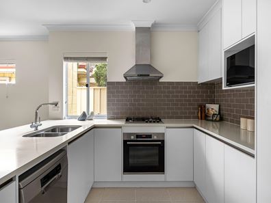 128B Holbeck Street, Doubleview WA 6018