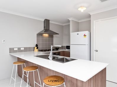 Room/5  2 Hanbury Loop, Success WA 6164