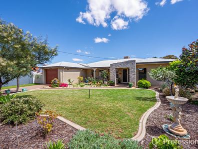 216 Hare Street, West Lamington WA 6430