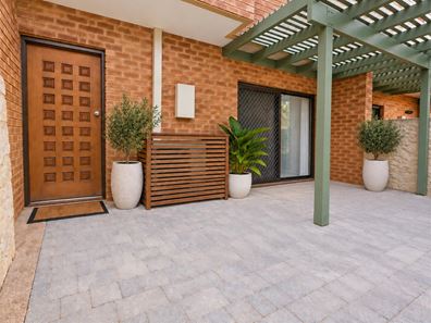 1/1 Chatsworth Terrace, Claremont WA 6010