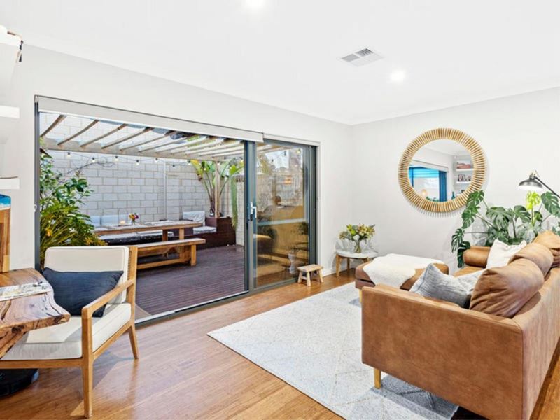 2/37 Sackville Terrace, Scarborough WA 6019