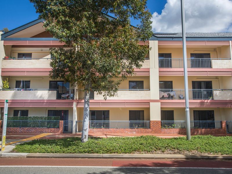 2/18 Kingsbury Rd, Joondalup WA 6027