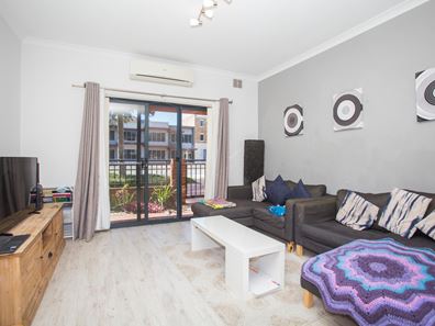 2/18 Kingsbury Rd, Joondalup WA 6027
