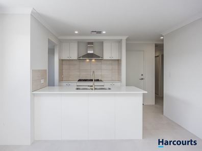 30 Lucerne Circuit, Champion Lakes WA 6111