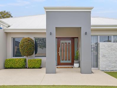 7 Hamelin Drive, Lake Coogee WA 6166