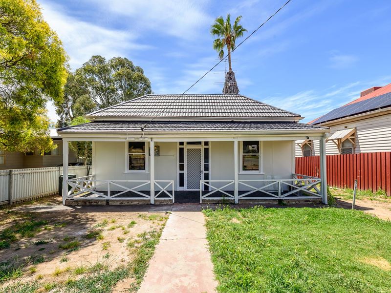 12 Hampton  Street, Northam WA 6401