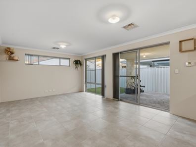 29 Cawarra Crescent, Craigie WA 6025