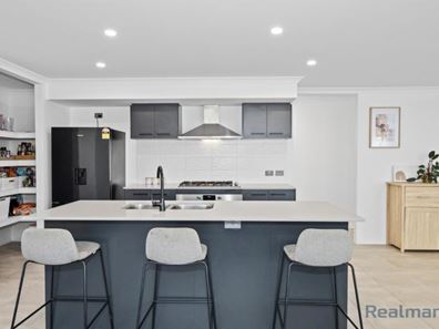 7 Gnowangerup Bend, Dawesville WA 6211