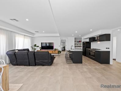 7 Gnowangerup Bend, Dawesville WA 6211
