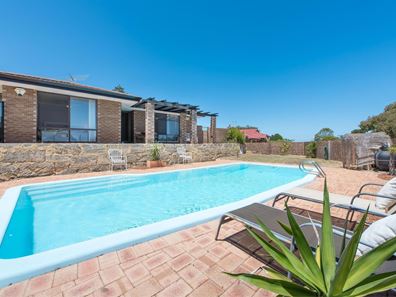 12 Galleon Road, Beldon WA 6027