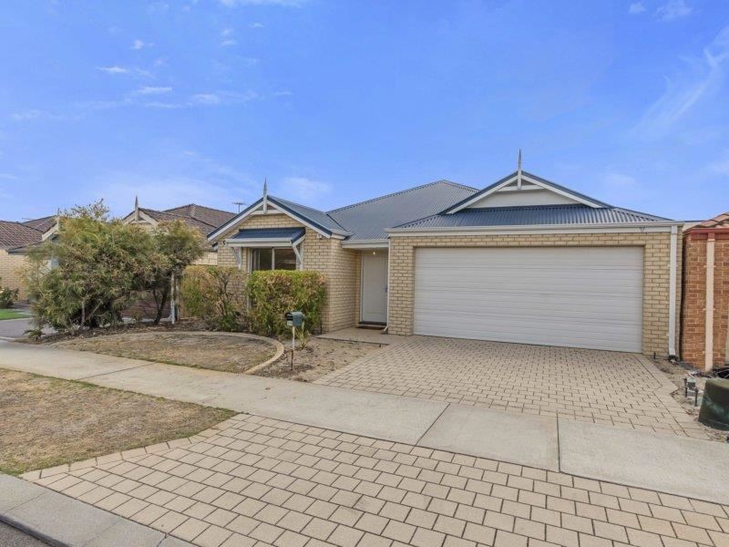 35 Finsbury Drive, Thornlie WA 6108