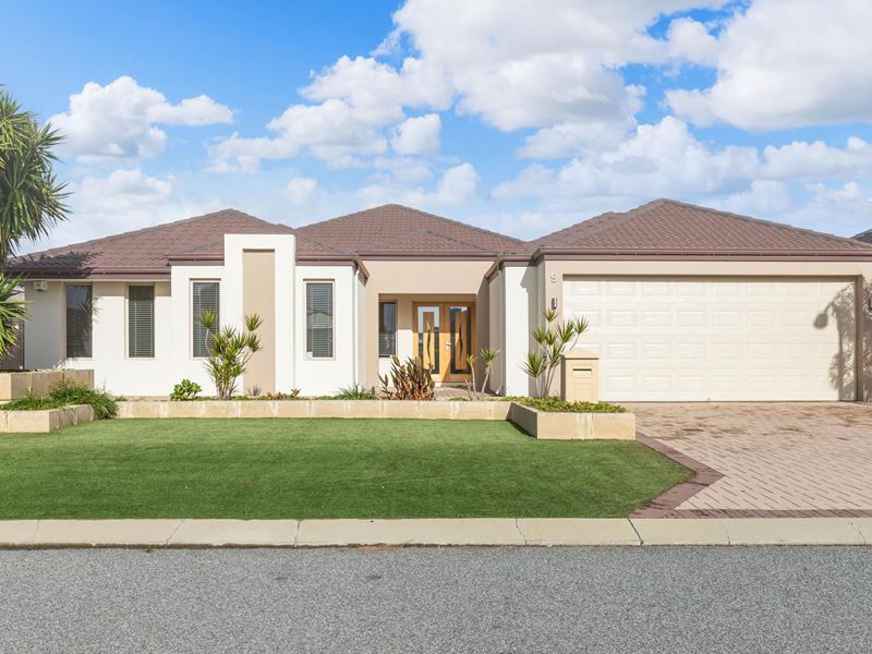 9 Lutea Road, Halls Head WA 6210