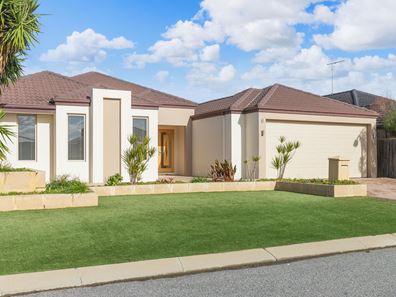 9 Lutea Road, Halls Head WA 6210