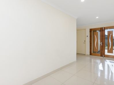 9 Lutea Road, Halls Head WA 6210