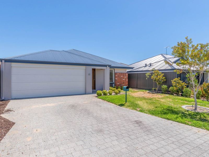 17 Wimbledon Drive, Piara Waters WA 6112