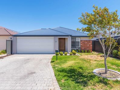 17 Wimbledon Drive, Piara Waters WA 6112
