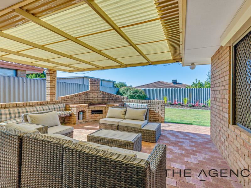 16 Chivalry Way, Thornlie