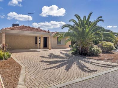 15 Lakes Crescent, South Yunderup WA 6208