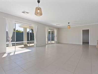 9A Northumberland Road, Forrestfield WA 6058