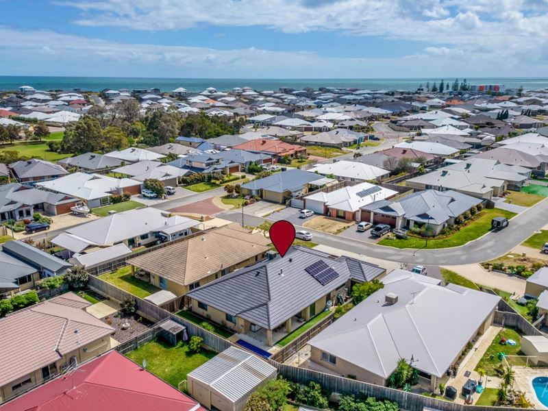 6 Senecio Way, Halls Head WA 6210