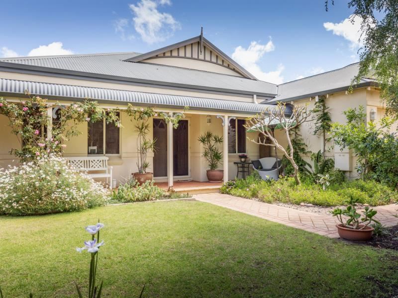 6 Winterbell Court, Churchlands
