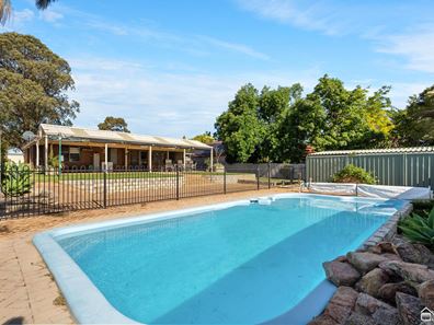 18 Lionel Street, Byford WA 6122