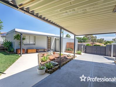 13 Lucich Street, Kelmscott WA 6111