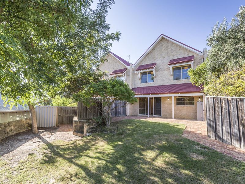 2/50 Burt Street, Fremantle