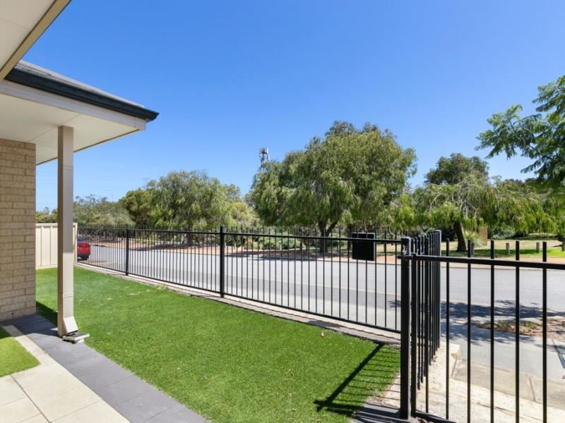 64 Kesiya Turn, Aubin Grove