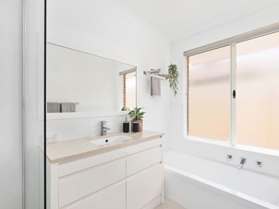 114 Southacre Drive, Canning Vale WA 6155
