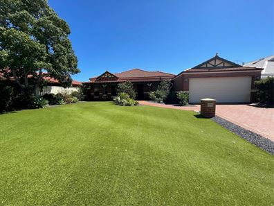 30 Chatsworth Gate, Canning Vale WA 6155